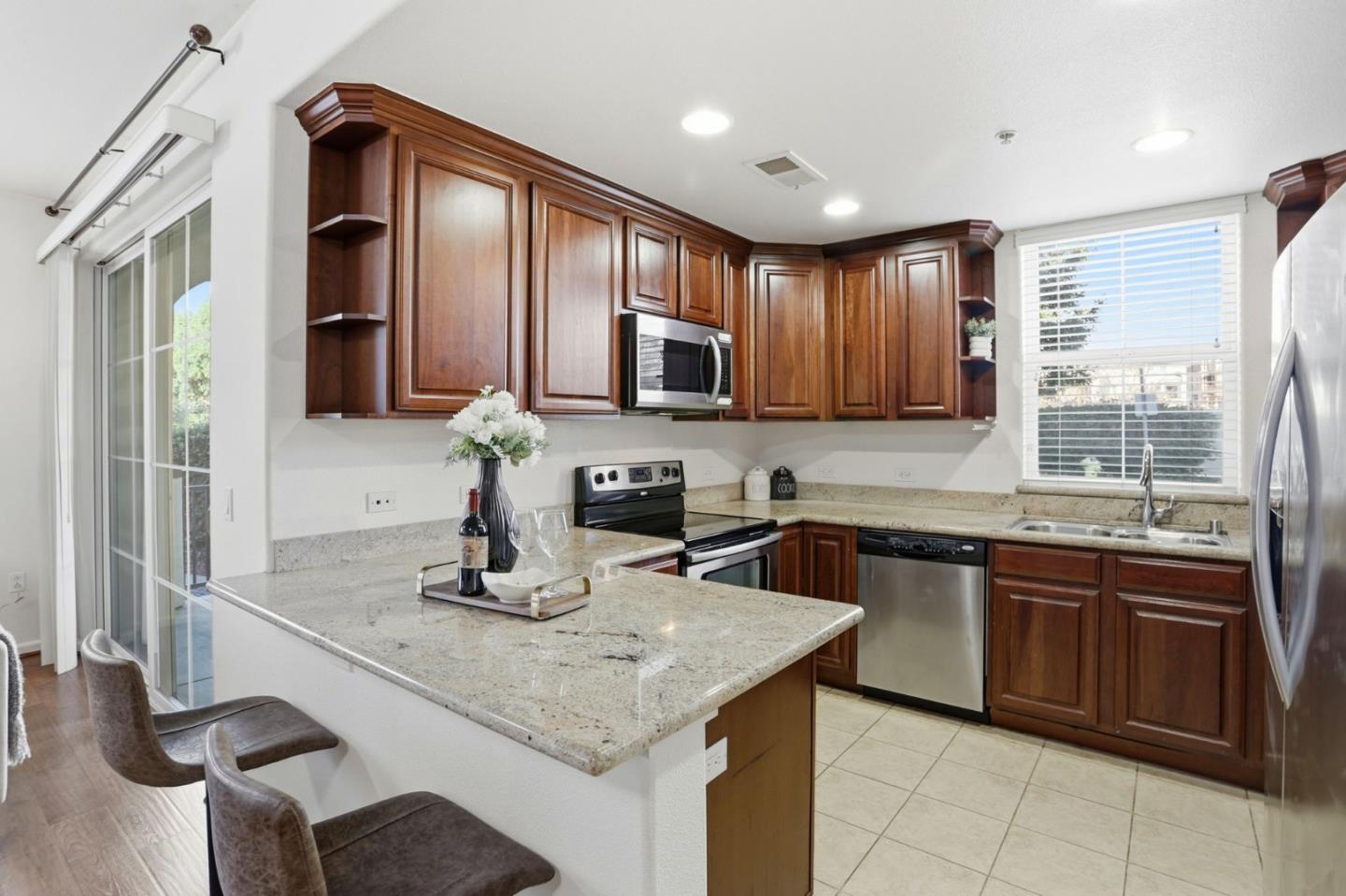 Detail Gallery Image 8 of 59 For 800 S Abel St #100,  Milpitas,  CA 95035 - 3 Beds | 2 Baths