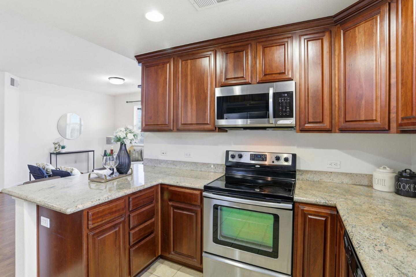Detail Gallery Image 9 of 59 For 800 S Abel St #100,  Milpitas,  CA 95035 - 3 Beds | 2 Baths