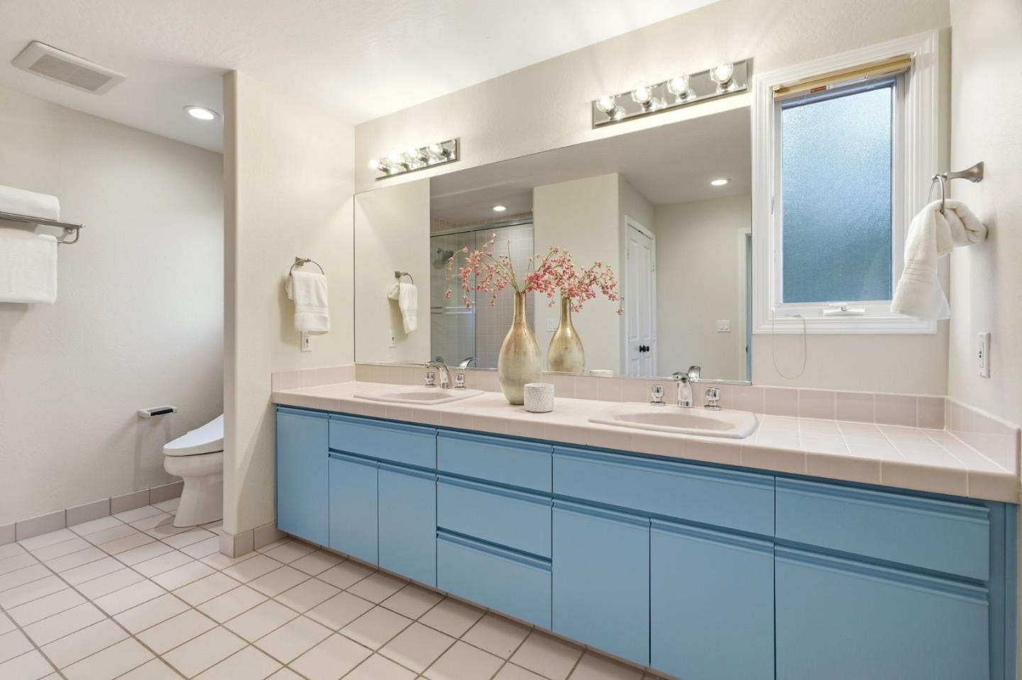 Detail Gallery Image 20 of 42 For 12950 Cortez Ln, Los Altos Hills,  CA 94022 - 5 Beds | 4/1 Baths