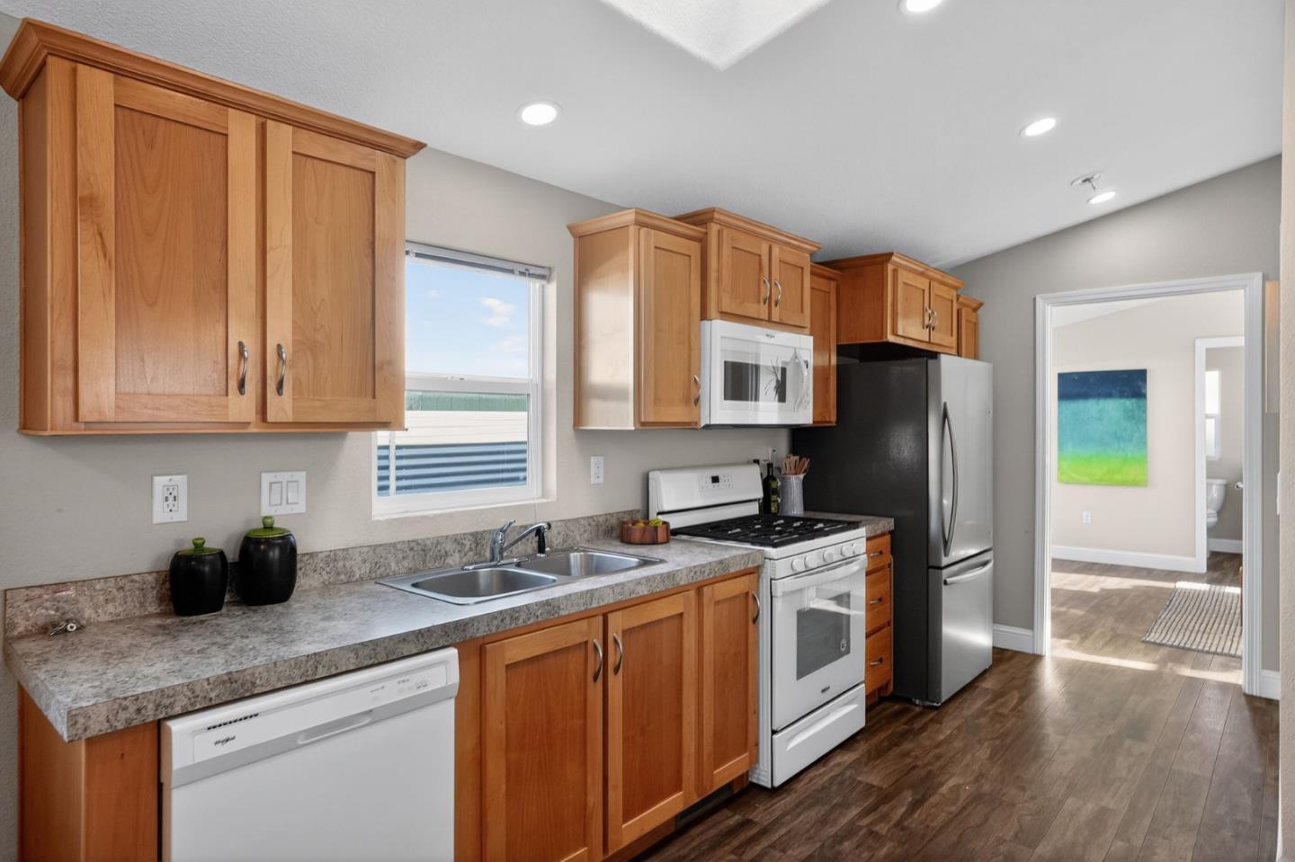 Detail Gallery Image 6 of 15 For 1040 38th Ave #22,  Santa Cruz,  CA 95062 - 2 Beds | 2 Baths