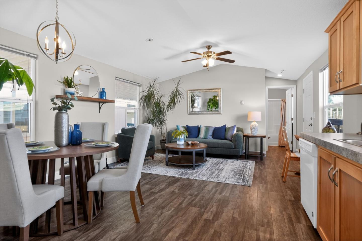 Detail Gallery Image 8 of 15 For 1040 38th Ave #22,  Santa Cruz,  CA 95062 - 2 Beds | 2 Baths