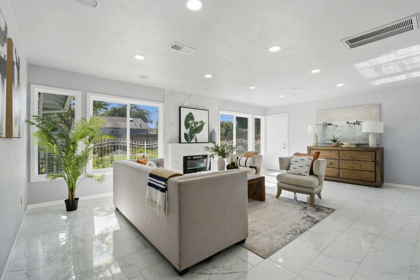 Detail Gallery Image 10 of 78 For 1360 Saratoga Ave, San Jose,  CA 95129 - 3 Beds | 1 Baths