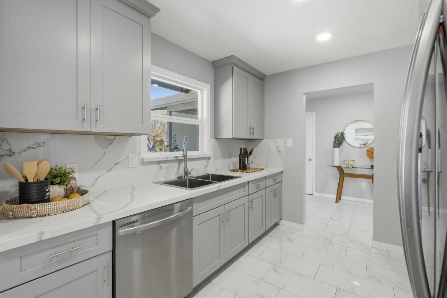 Detail Gallery Image 16 of 78 For 1360 Saratoga Ave, San Jose,  CA 95129 - 3 Beds | 1 Baths