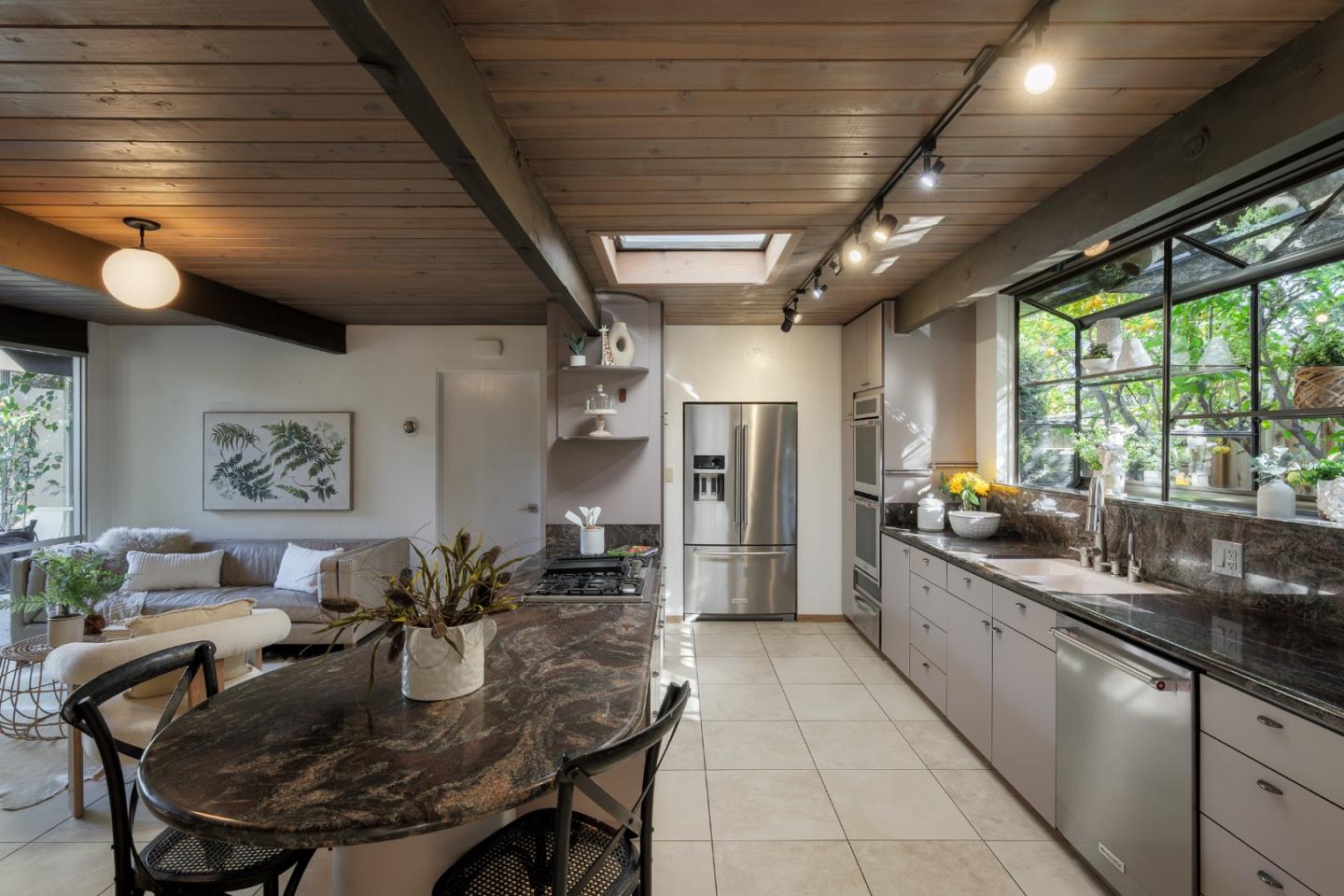 Detail Gallery Image 11 of 30 For 807 Piper Ave, Sunnyvale,  CA 94087 - 4 Beds | 2 Baths