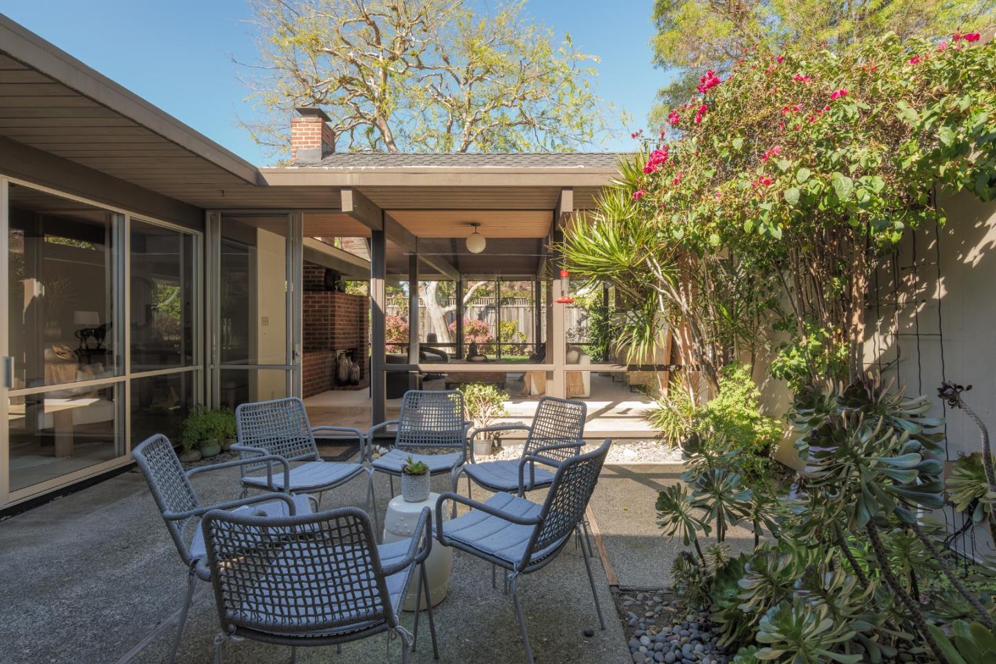 Detail Gallery Image 3 of 30 For 807 Piper Ave, Sunnyvale,  CA 94087 - 4 Beds | 2 Baths