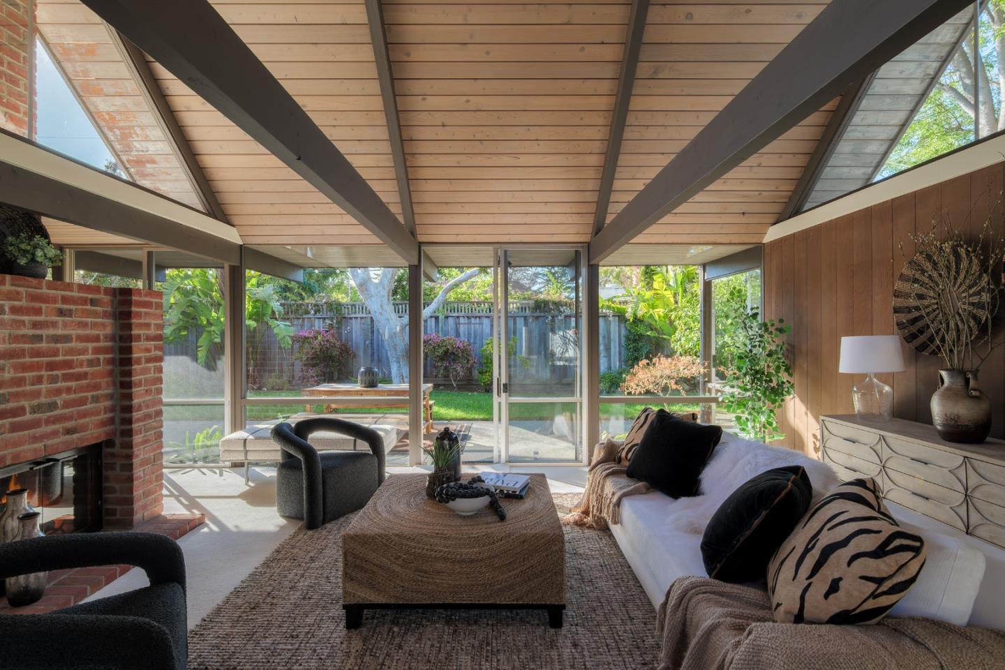 Detail Gallery Image 5 of 30 For 807 Piper Ave, Sunnyvale,  CA 94087 - 4 Beds | 2 Baths