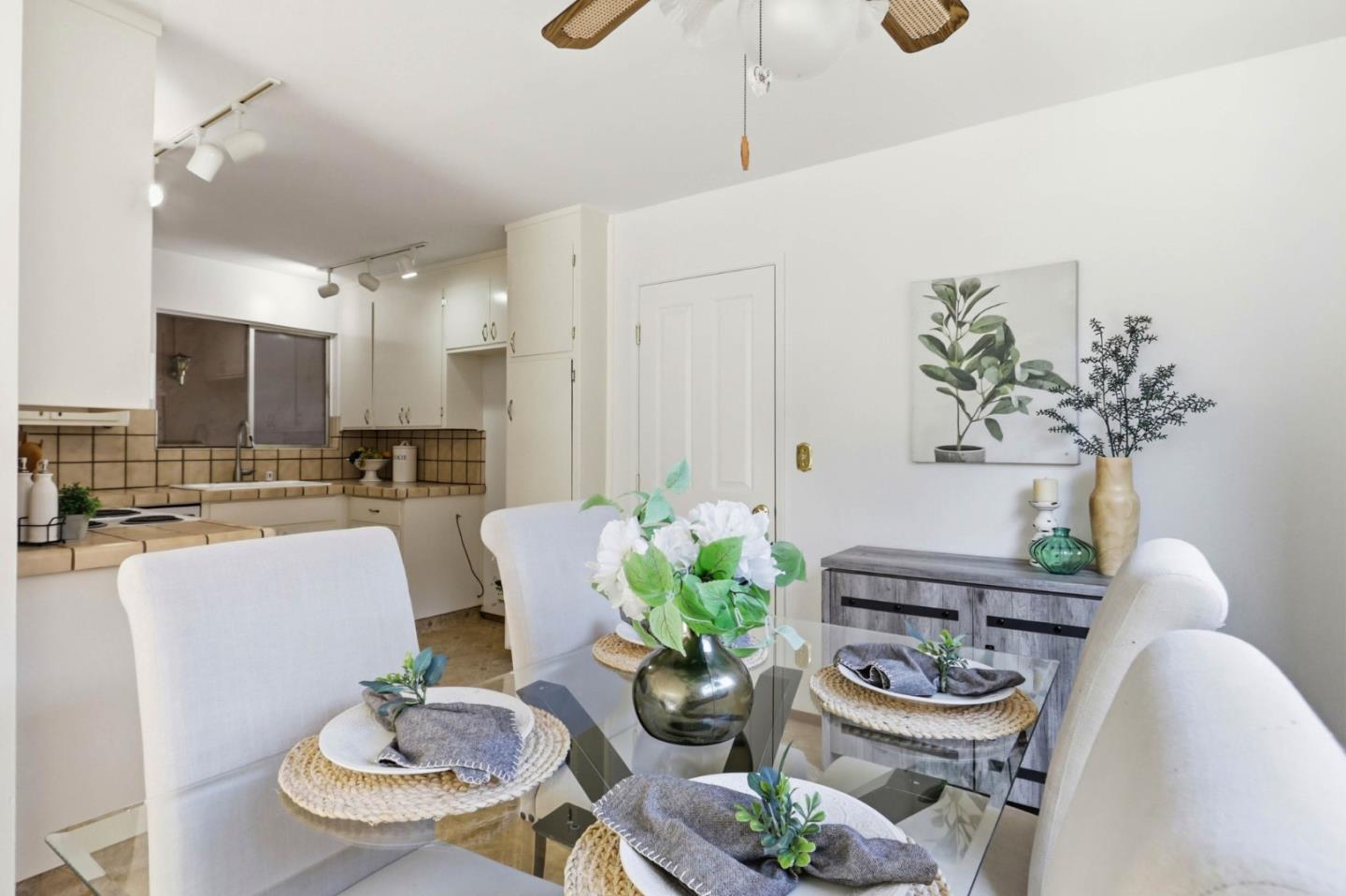 Detail Gallery Image 17 of 36 For 5948 Royal Ann Dr, San Jose,  CA 95129 - 3 Beds | 2 Baths