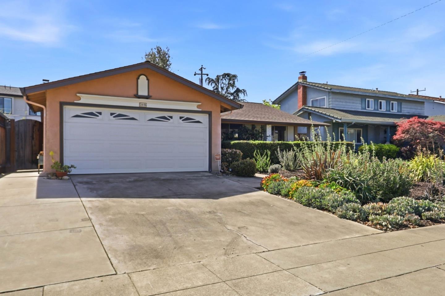 Detail Gallery Image 4 of 36 For 5948 Royal Ann Dr, San Jose,  CA 95129 - 3 Beds | 2 Baths