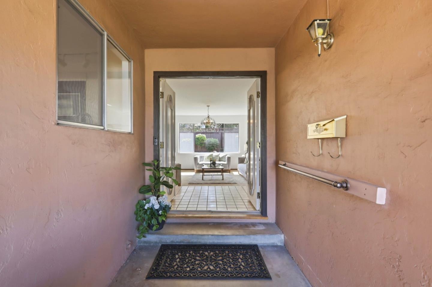 Detail Gallery Image 6 of 36 For 5948 Royal Ann Dr, San Jose,  CA 95129 - 3 Beds | 2 Baths