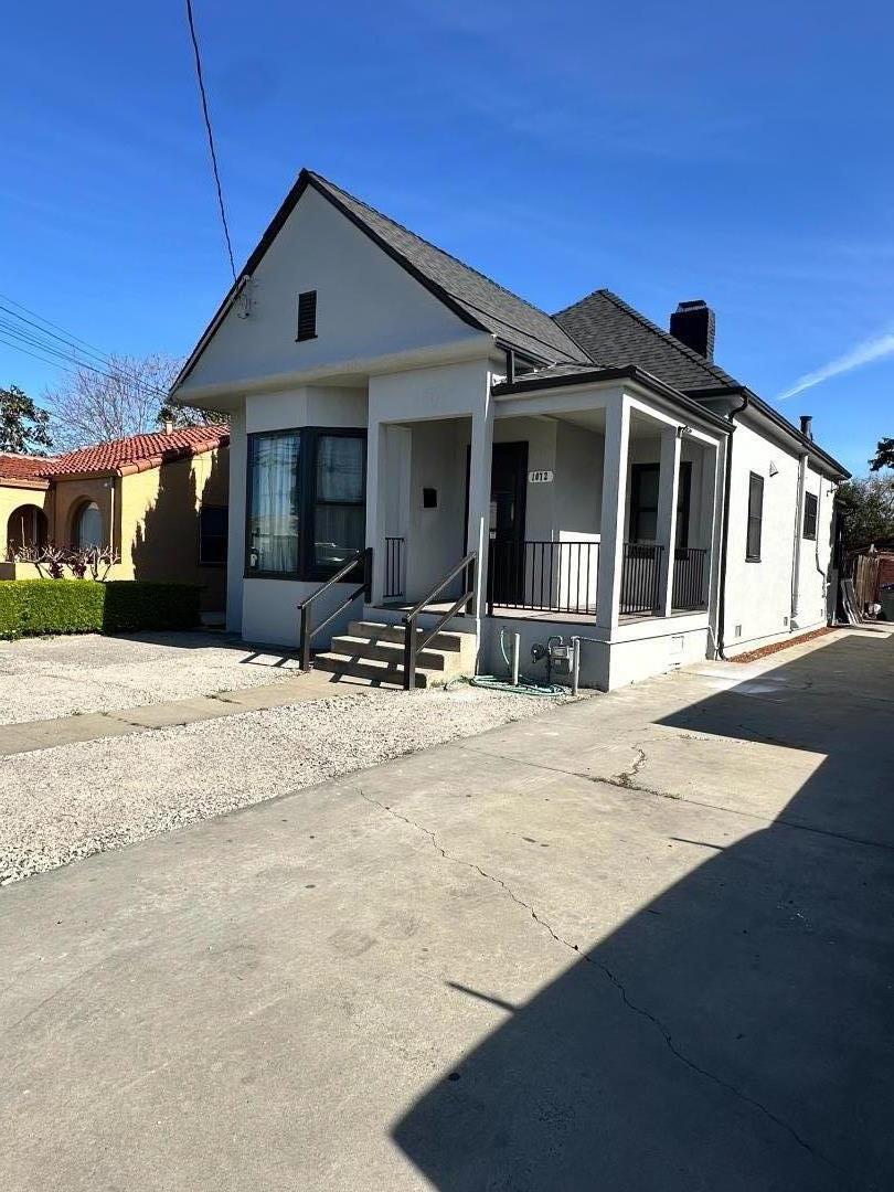 Detail Gallery Image 2 of 18 For 1072 Vine St, San Jose,  CA 95110 - 4 Beds | 2 Baths