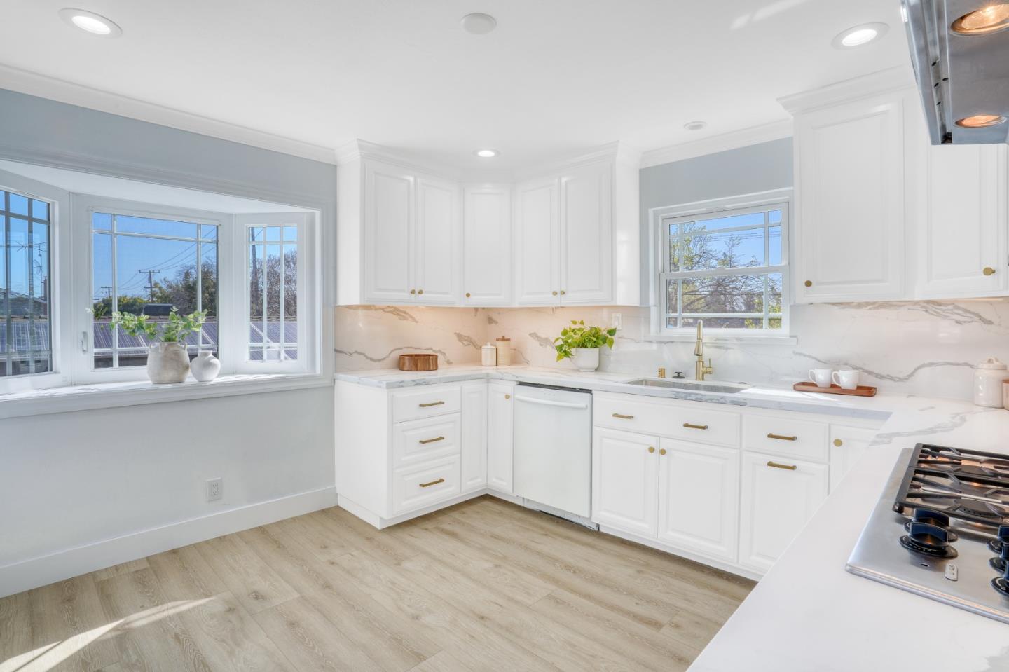 Detail Gallery Image 14 of 70 For 3364 Merrimac Dr, San Jose,  CA 95117 - 4 Beds | 3 Baths