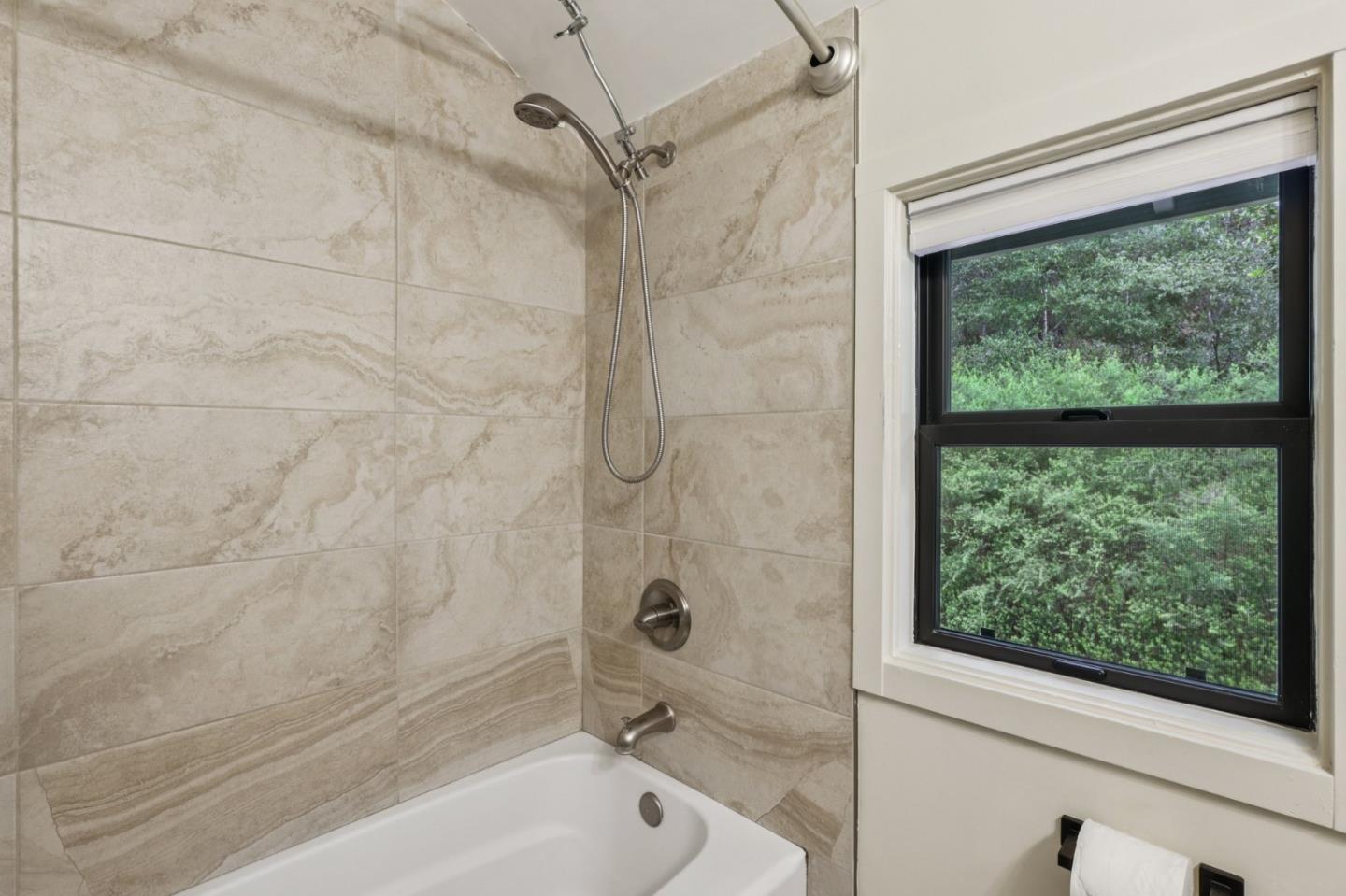 Detail Gallery Image 23 of 41 For 17386 Tressel Pass Rd, Boulder Creek,  CA 95006 - 4 Beds | 2/1 Baths