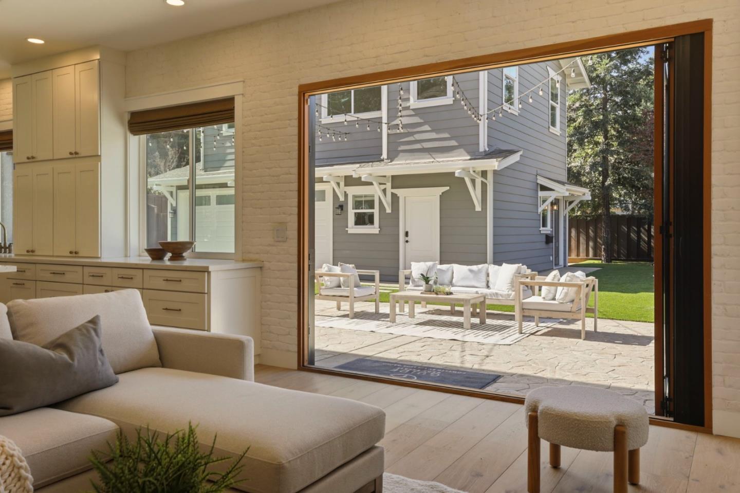 Detail Gallery Image 10 of 37 For 211 Woodland Ct, Livermore,  CA 94550 - 4 Beds | 3/1 Baths