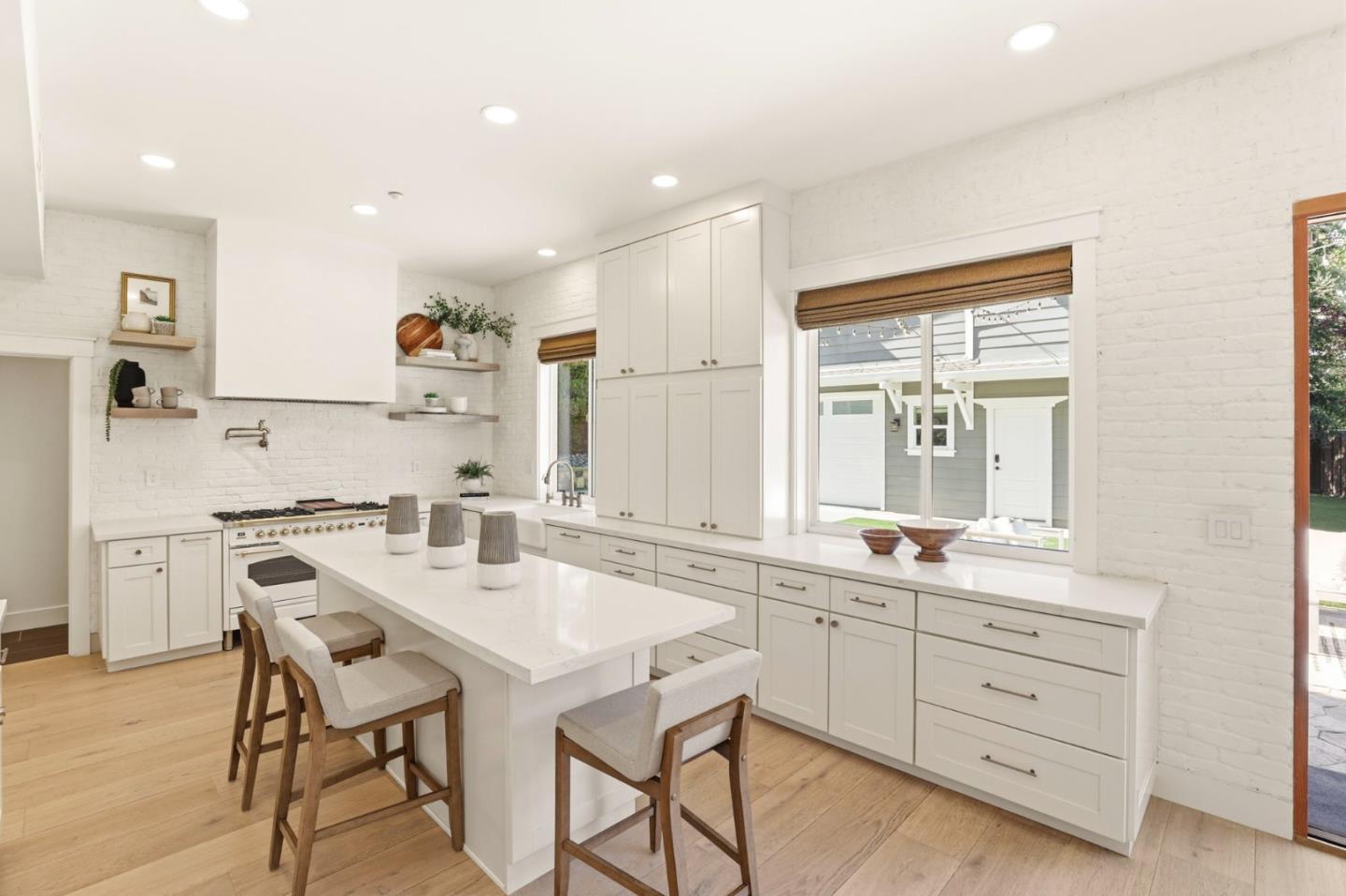 Detail Gallery Image 12 of 37 For 211 Woodland Ct, Livermore,  CA 94550 - 4 Beds | 3/1 Baths