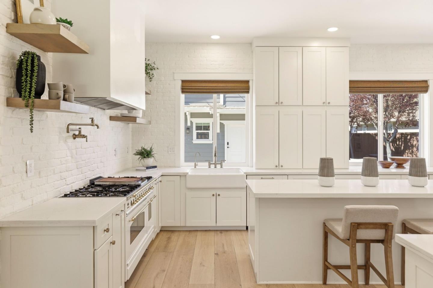 Detail Gallery Image 13 of 37 For 211 Woodland Ct, Livermore,  CA 94550 - 4 Beds | 3/1 Baths