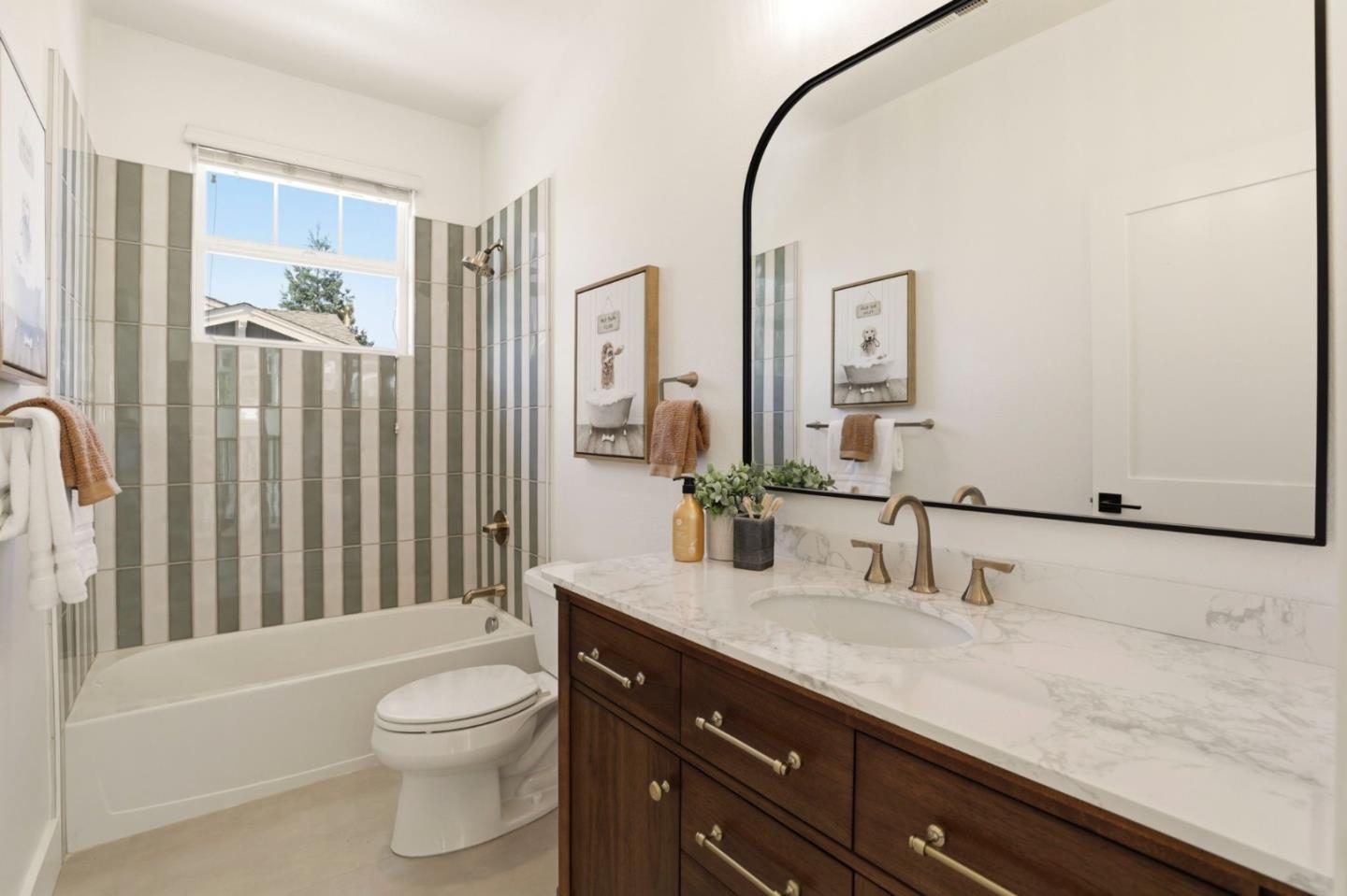 Detail Gallery Image 25 of 37 For 211 Woodland Ct, Livermore,  CA 94550 - 4 Beds | 3/1 Baths