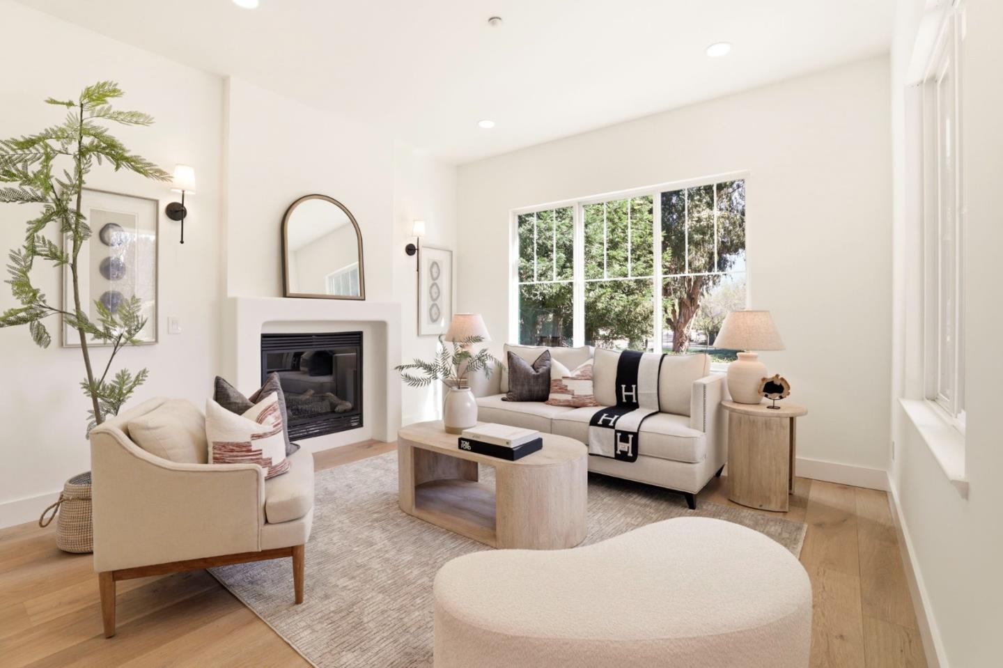 Detail Gallery Image 5 of 37 For 211 Woodland Ct, Livermore,  CA 94550 - 4 Beds | 3/1 Baths