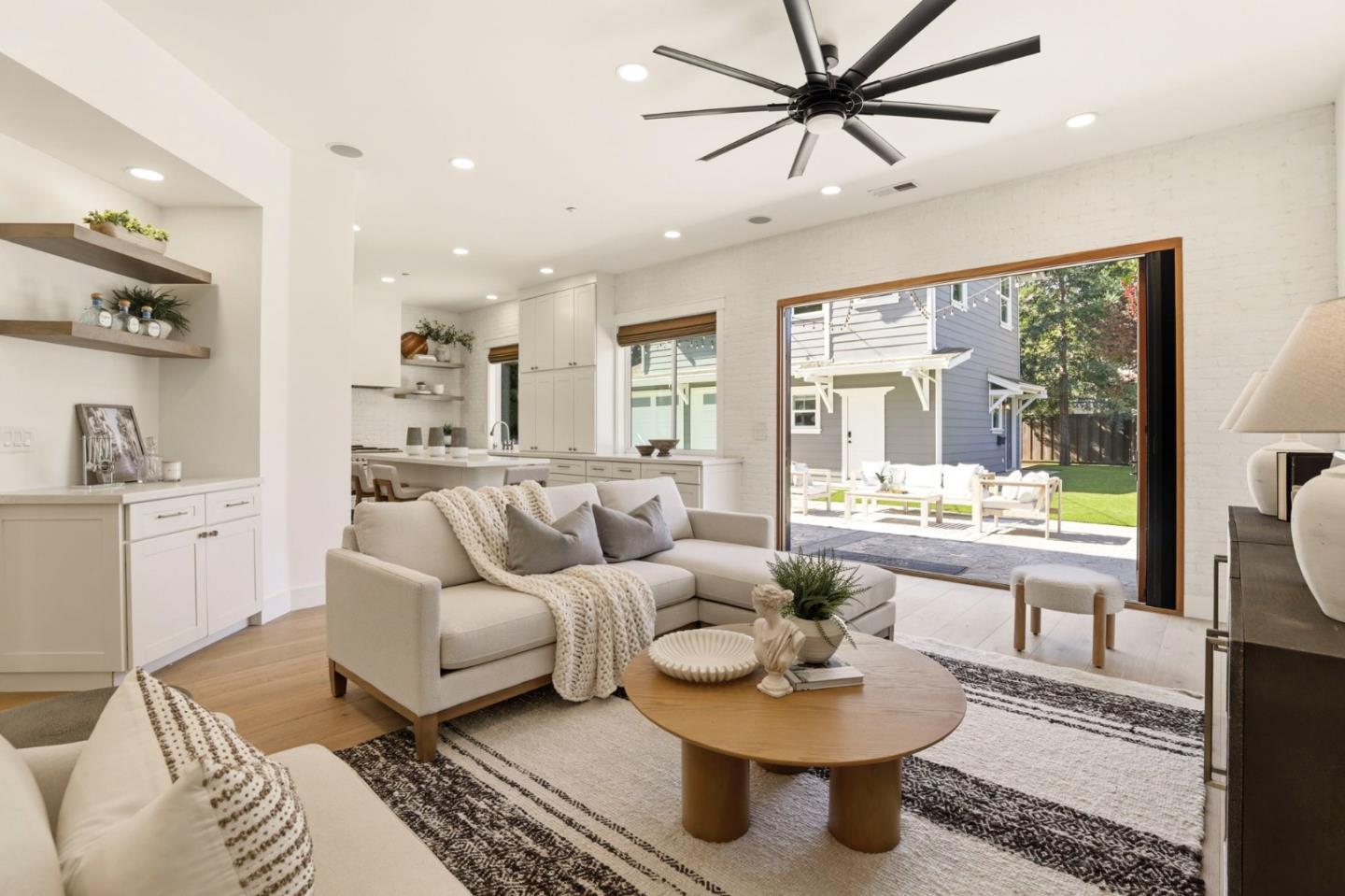 Detail Gallery Image 8 of 37 For 211 Woodland Ct, Livermore,  CA 94550 - 4 Beds | 3/1 Baths