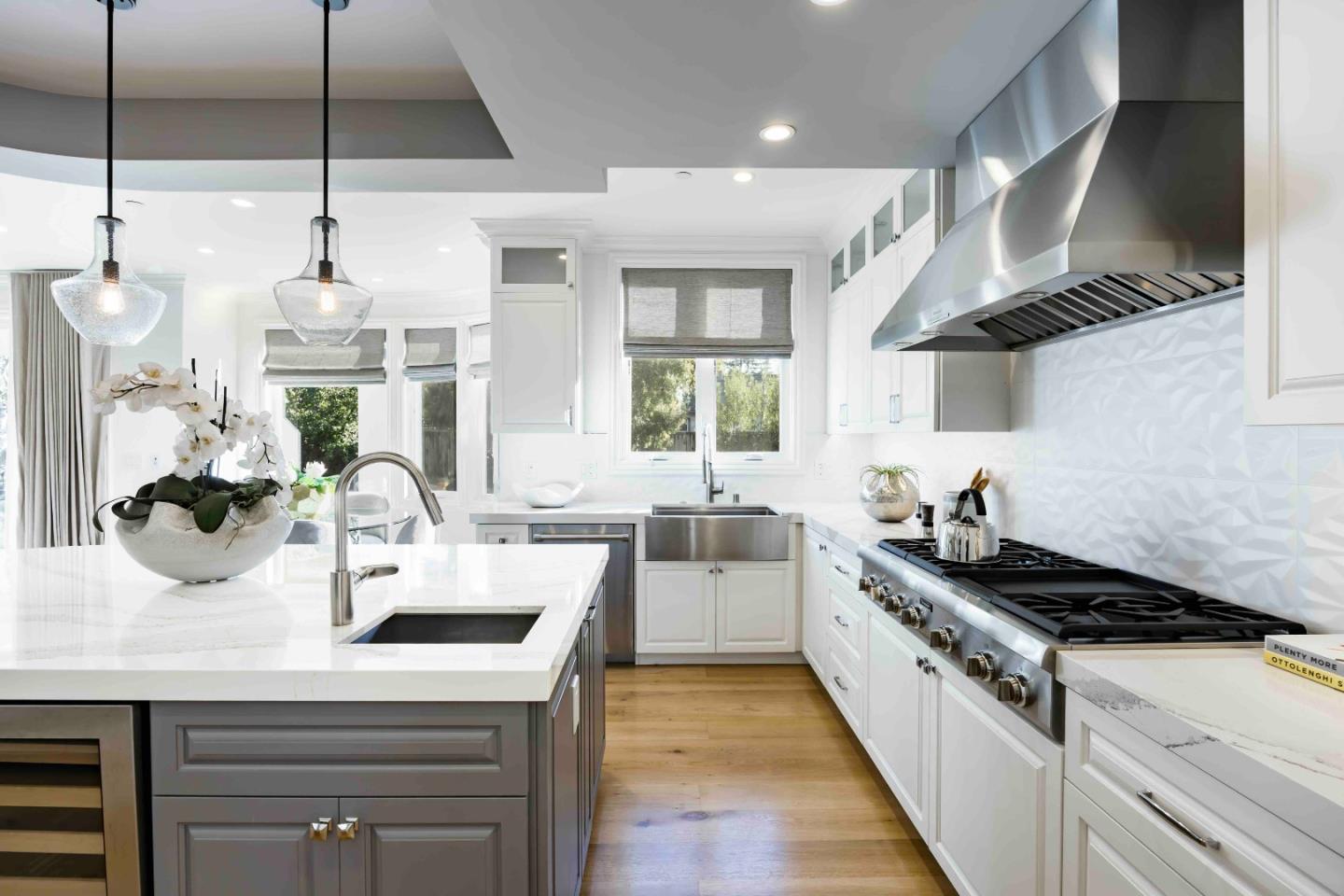 Detail Gallery Image 11 of 32 For 4118 Sutherland Dr, Palo Alto,  CA 94303 - 5 Beds | 3/1 Baths