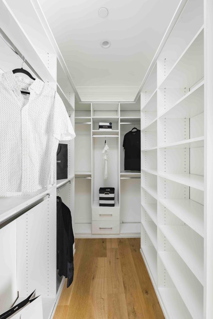 Detail Gallery Image 23 of 32 For 4118 Sutherland Dr, Palo Alto,  CA 94303 - 5 Beds | 3/1 Baths