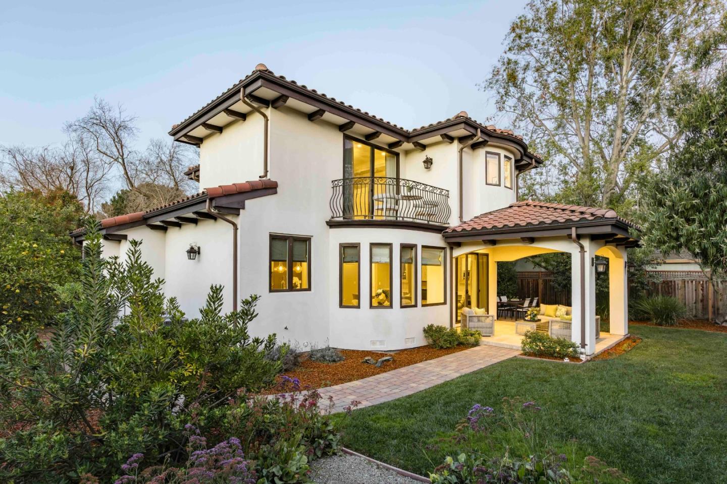 Detail Gallery Image 28 of 32 For 4118 Sutherland Dr, Palo Alto,  CA 94303 - 5 Beds | 3/1 Baths