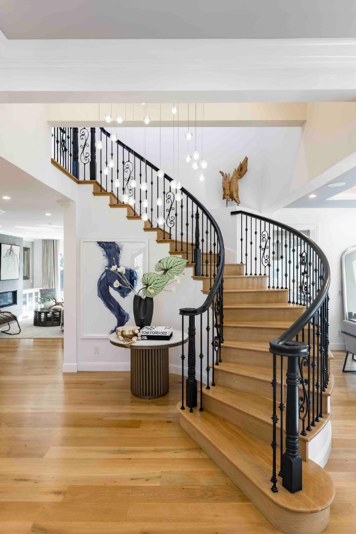 Detail Gallery Image 3 of 32 For 4118 Sutherland Dr, Palo Alto,  CA 94303 - 5 Beds | 3/1 Baths