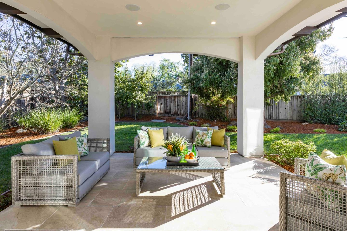 Detail Gallery Image 30 of 32 For 4118 Sutherland Dr, Palo Alto,  CA 94303 - 5 Beds | 3/1 Baths