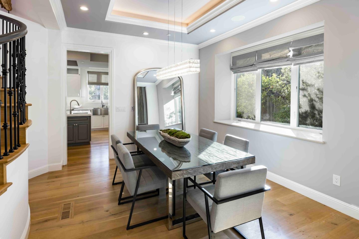 Detail Gallery Image 6 of 32 For 4118 Sutherland Dr, Palo Alto,  CA 94303 - 5 Beds | 3/1 Baths