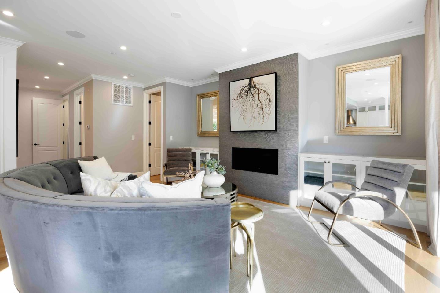 Detail Gallery Image 8 of 32 For 4118 Sutherland Dr, Palo Alto,  CA 94303 - 5 Beds | 3/1 Baths