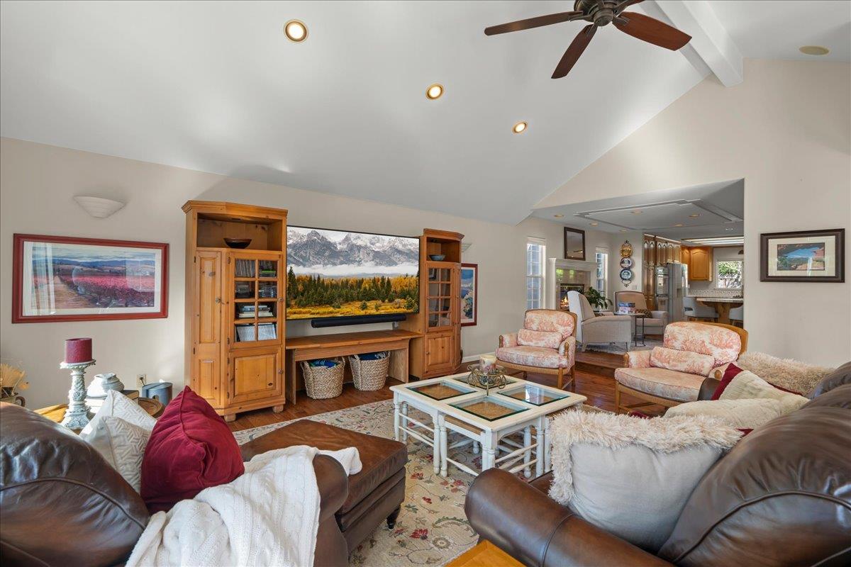 Detail Gallery Image 12 of 49 For 5322 Kunkel Dr, San Jose,  CA 95124 - 5 Beds | 3/1 Baths