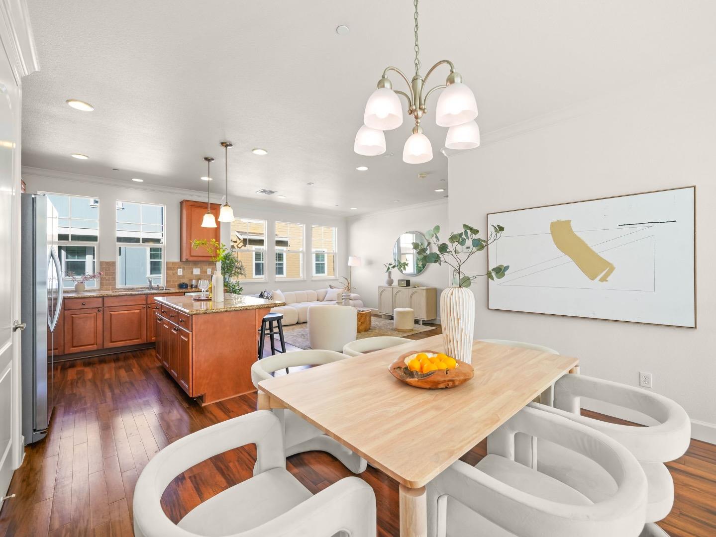 Detail Gallery Image 12 of 31 For 307 Seattle Lane, Redwood City,  CA 94065 - 3 Beds | 2/1 Baths