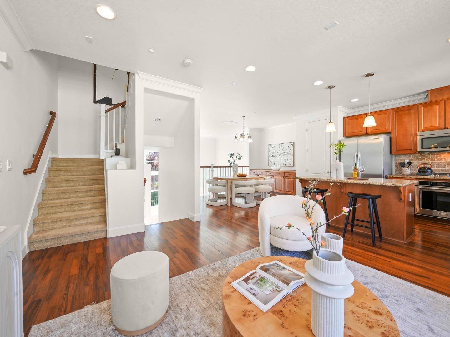 Detail Gallery Image 16 of 31 For 307 Seattle Lane, Redwood City,  CA 94065 - 3 Beds | 2/1 Baths