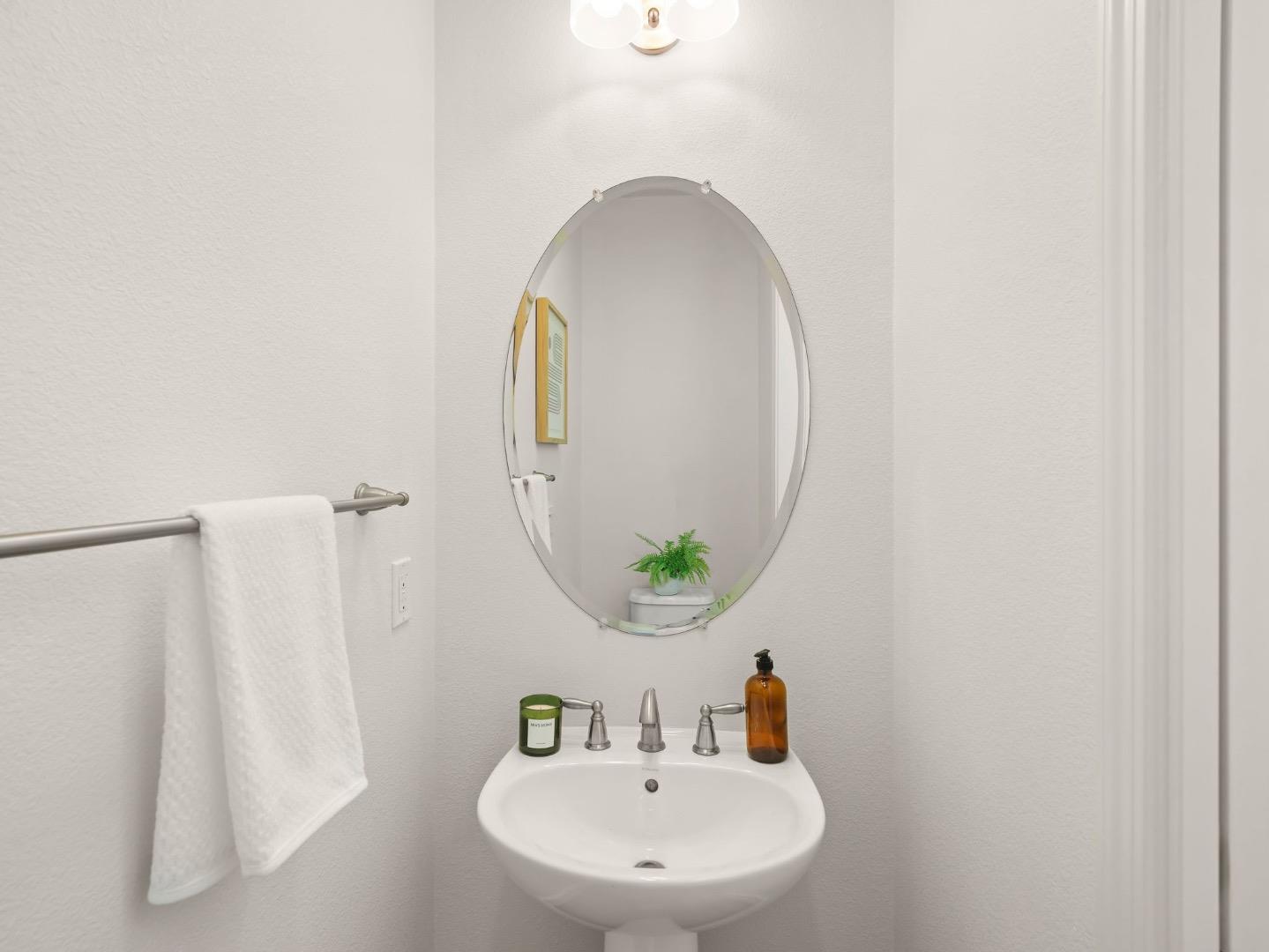 Detail Gallery Image 6 of 31 For 307 Seattle Lane, Redwood City,  CA 94065 - 3 Beds | 2/1 Baths