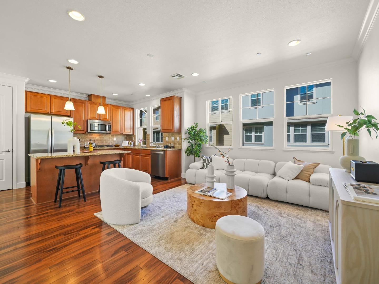 Detail Gallery Image 7 of 31 For 307 Seattle Lane, Redwood City,  CA 94065 - 3 Beds | 2/1 Baths