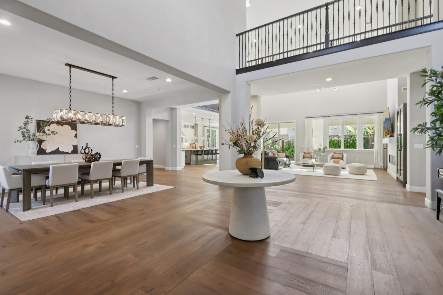 Detail Gallery Image 10 of 97 For 18600 Corte Arcangel, Morgan Hill,  CA 95037 - 5 Beds | 5/1 Baths