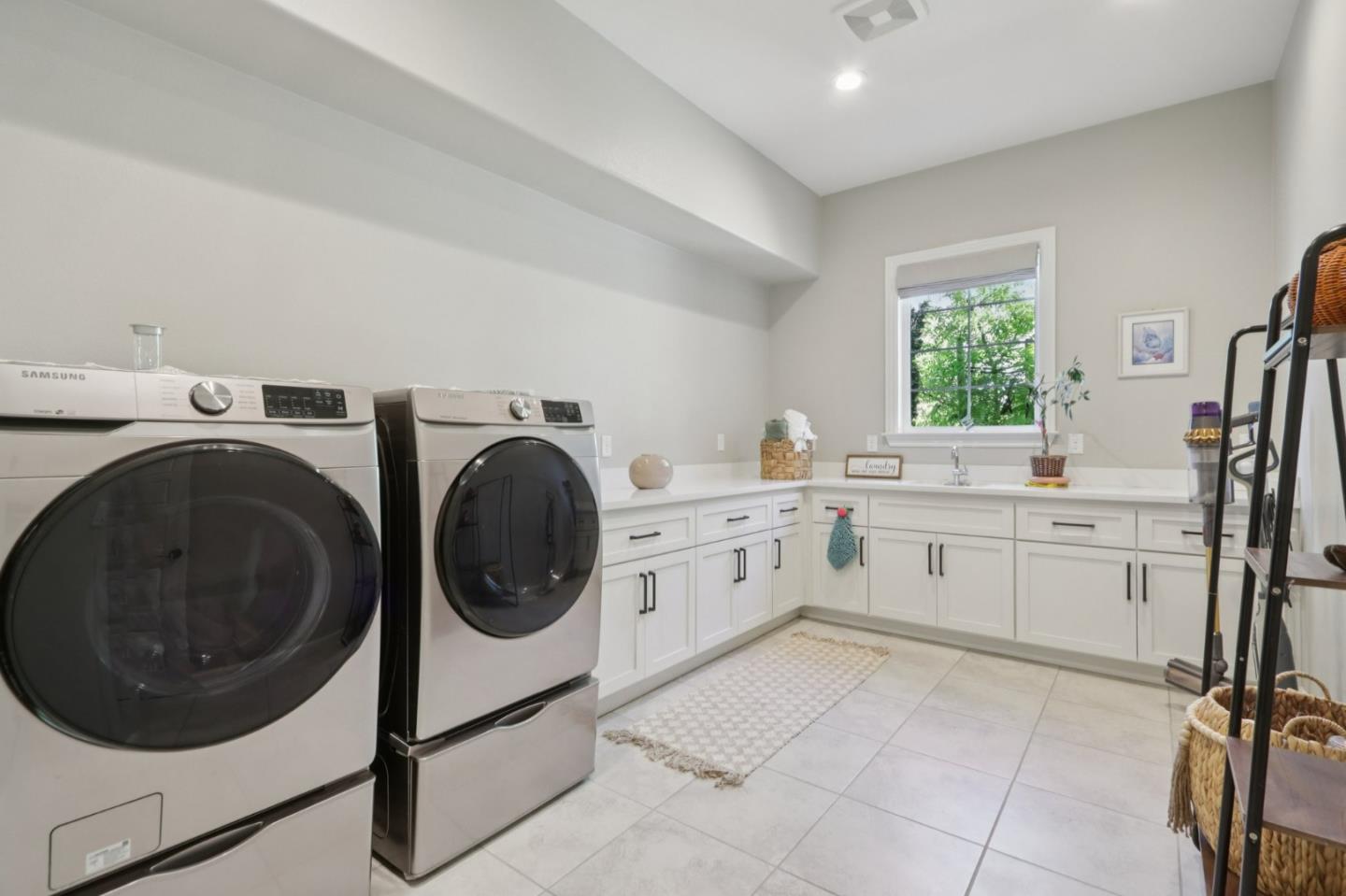 Detail Gallery Image 41 of 97 For 18600 Corte Arcangel, Morgan Hill,  CA 95037 - 5 Beds | 5/1 Baths