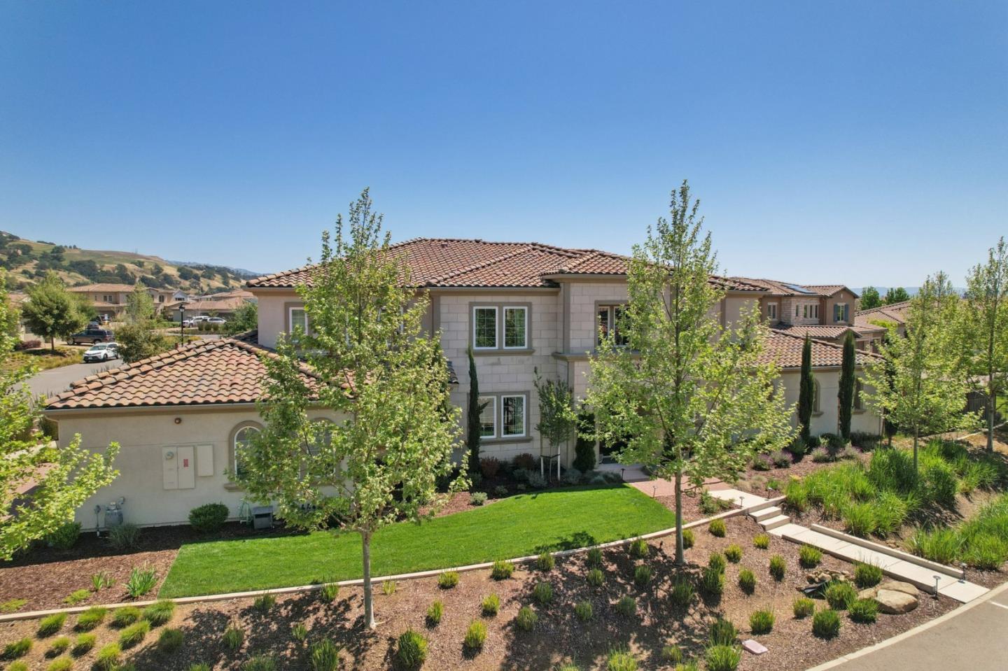 Detail Gallery Image 80 of 97 For 18600 Corte Arcangel, Morgan Hill,  CA 95037 - 5 Beds | 5/1 Baths