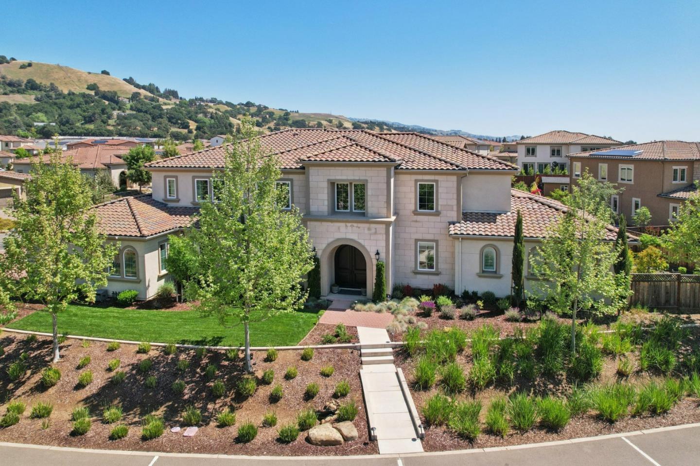 Detail Gallery Image 82 of 97 For 18600 Corte Arcangel, Morgan Hill,  CA 95037 - 5 Beds | 5/1 Baths