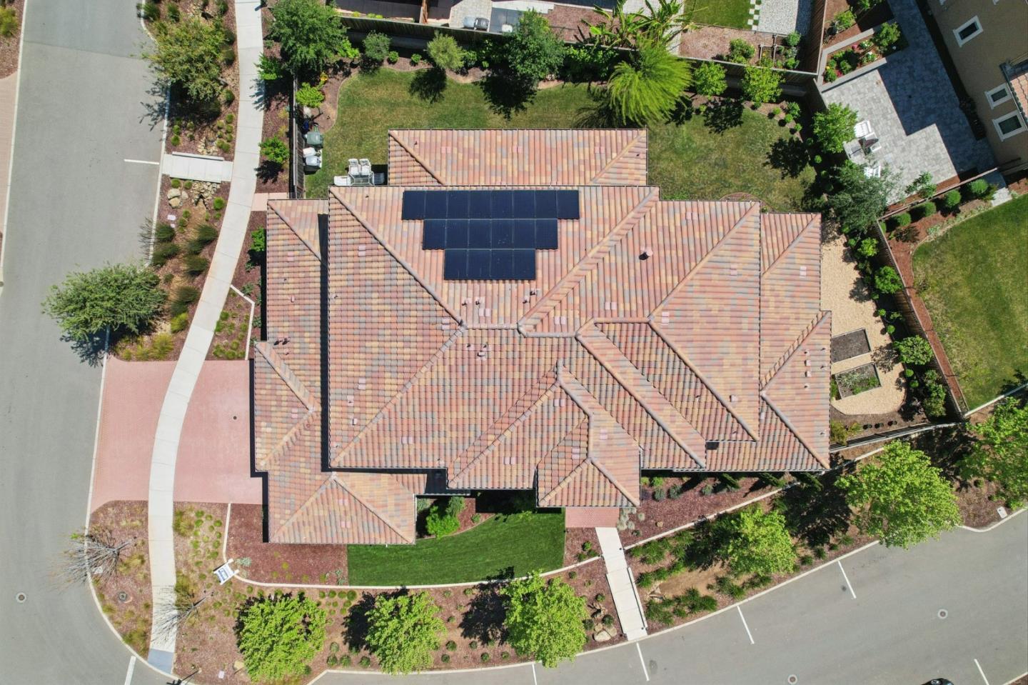 Detail Gallery Image 83 of 97 For 18600 Corte Arcangel, Morgan Hill,  CA 95037 - 5 Beds | 5/1 Baths