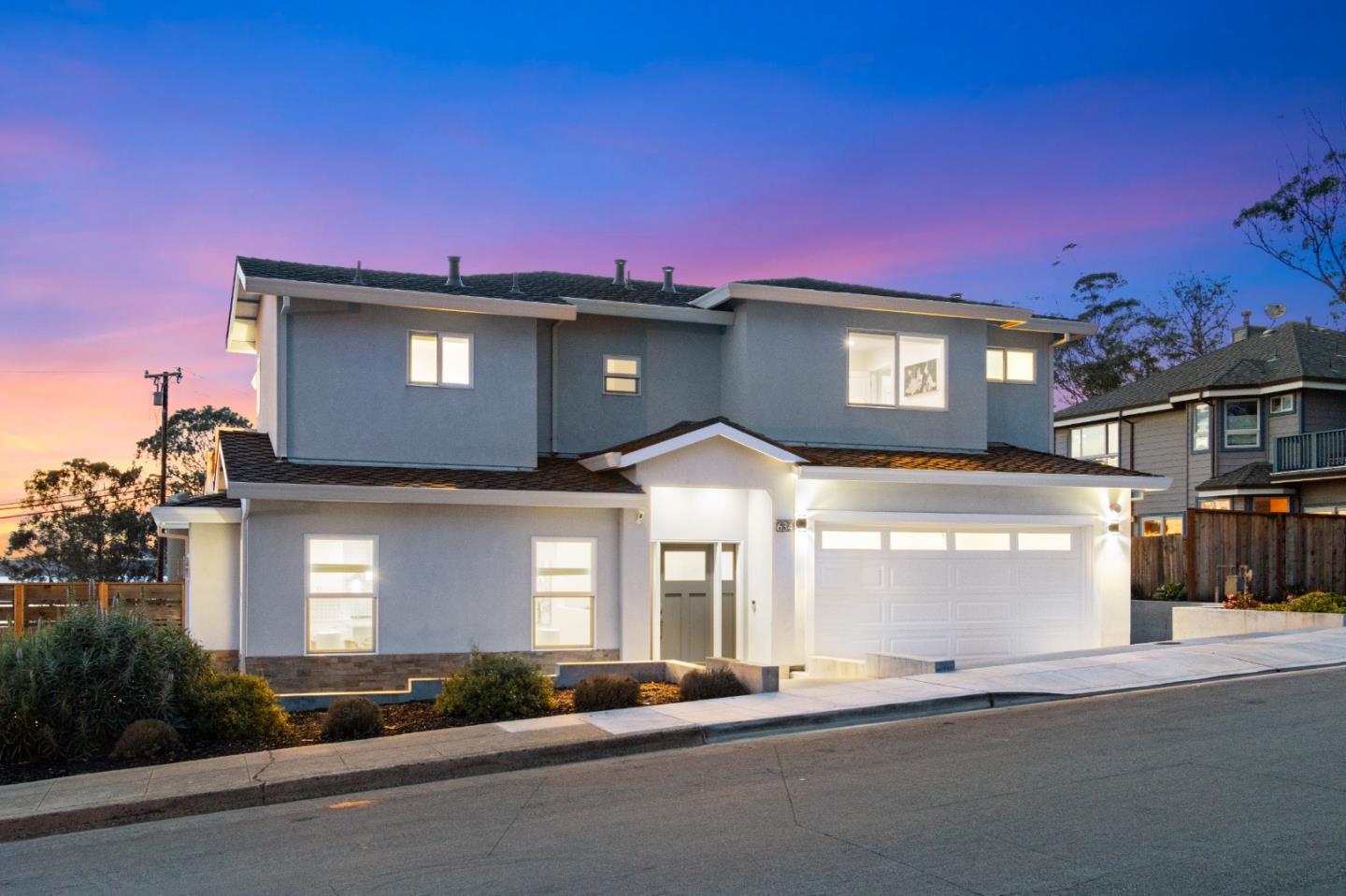 Detail Gallery Image 10 of 53 For 634 Coronado St, El Granada,  CA 94018 - 4 Beds | 3 Baths