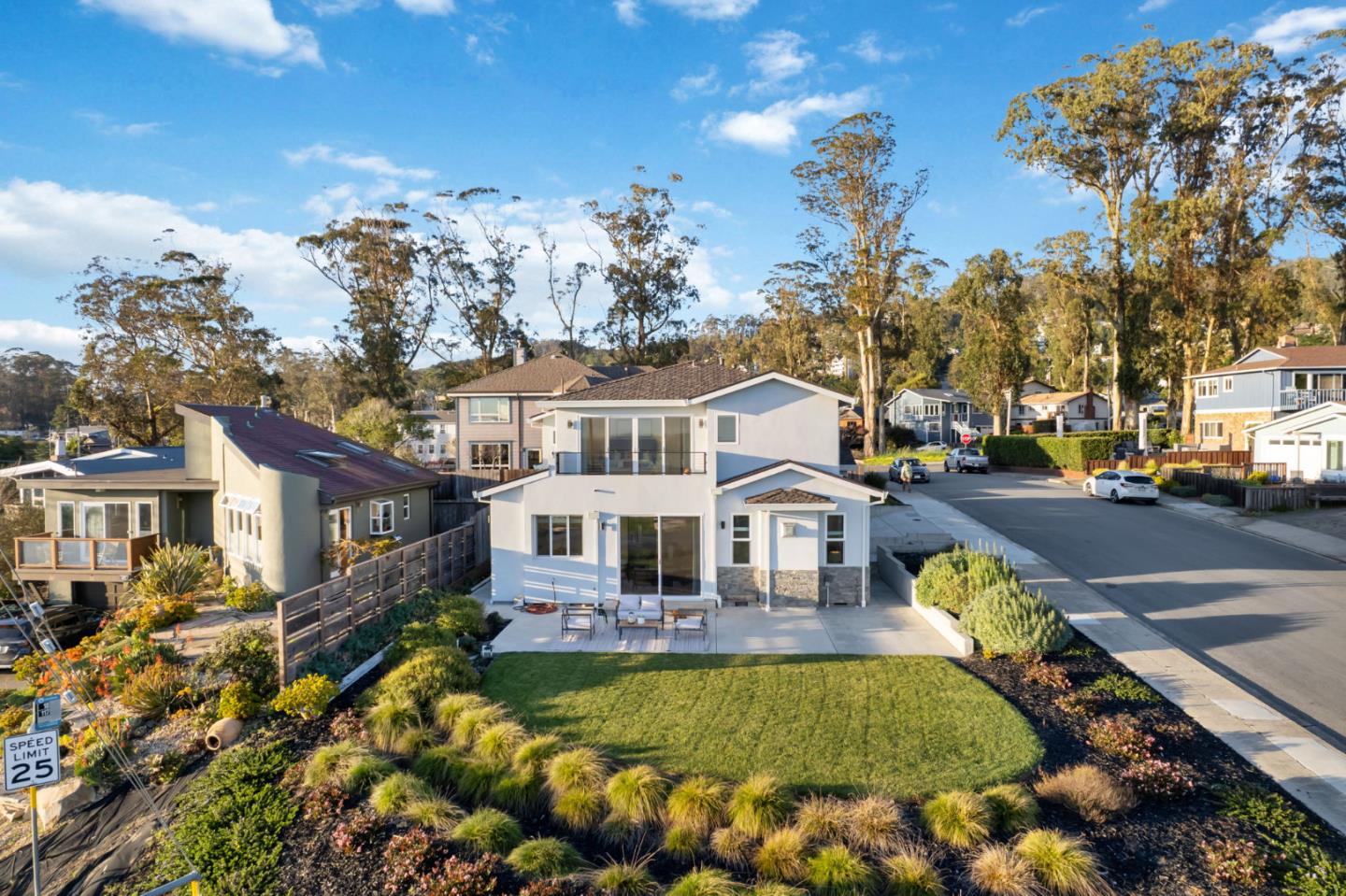 Detail Gallery Image 2 of 53 For 634 Coronado St, El Granada,  CA 94018 - 4 Beds | 3 Baths