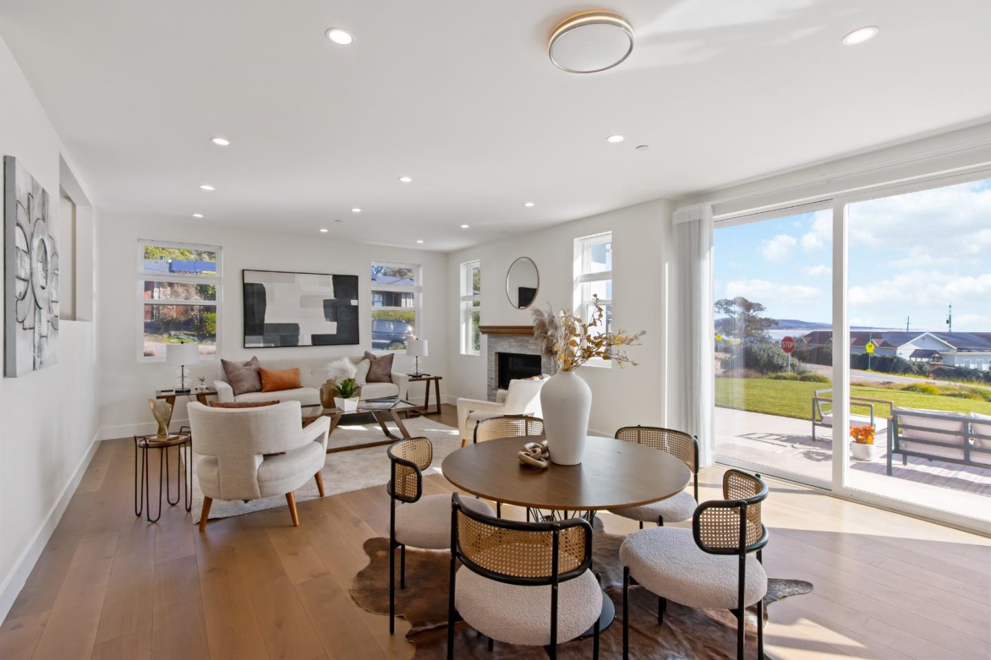 Detail Gallery Image 20 of 53 For 634 Coronado St, El Granada,  CA 94018 - 4 Beds | 3 Baths