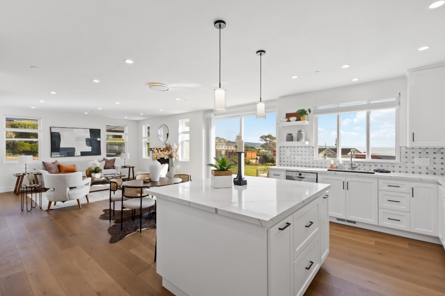 Detail Gallery Image 25 of 53 For 634 Coronado St, El Granada,  CA 94018 - 4 Beds | 3 Baths