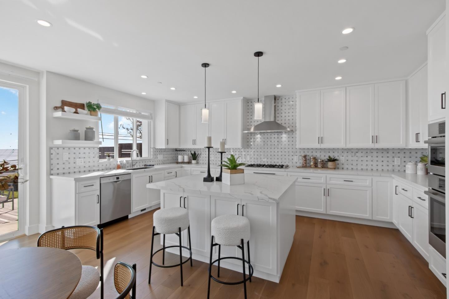 Detail Gallery Image 26 of 53 For 634 Coronado St, El Granada,  CA 94018 - 4 Beds | 3 Baths