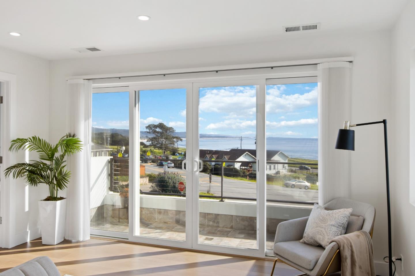 Detail Gallery Image 42 of 53 For 634 Coronado St, El Granada,  CA 94018 - 4 Beds | 3 Baths