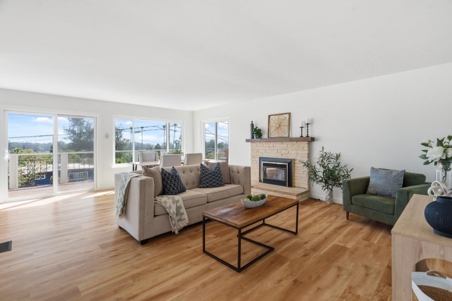 Detail Gallery Image 4 of 73 For 5493 Ball Dr, Soquel,  CA 95073 - 4 Beds | 2/1 Baths