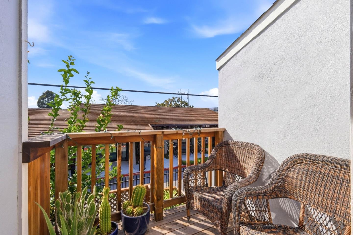 Detail Gallery Image 11 of 26 For 110 Library Ln, Santa Cruz,  CA 95062 - 2 Beds | 2 Baths