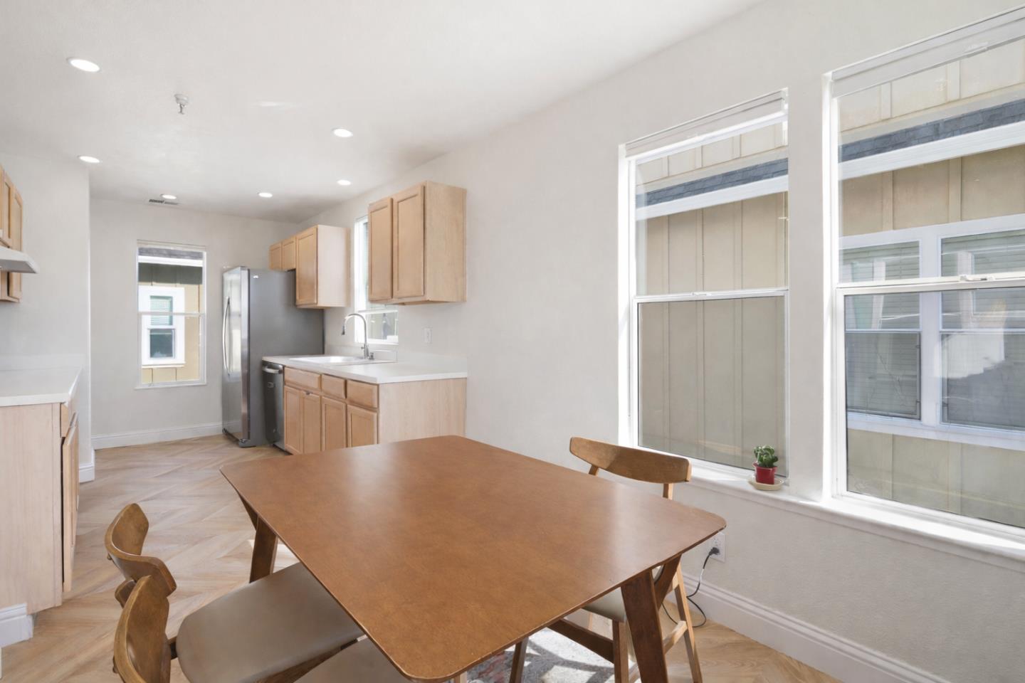 Detail Gallery Image 12 of 26 For 110 Library Ln, Santa Cruz,  CA 95062 - 2 Beds | 2 Baths