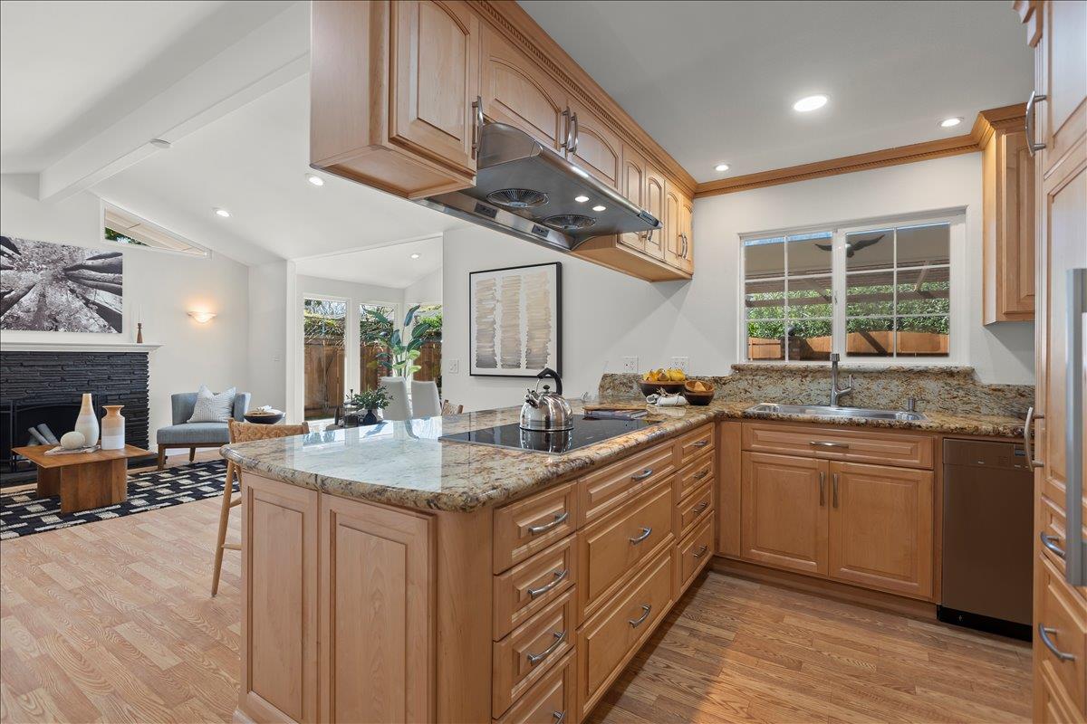 Detail Gallery Image 7 of 21 For 1463 Teresita Dr, San Jose,  CA 95129 - 3 Beds | 2 Baths