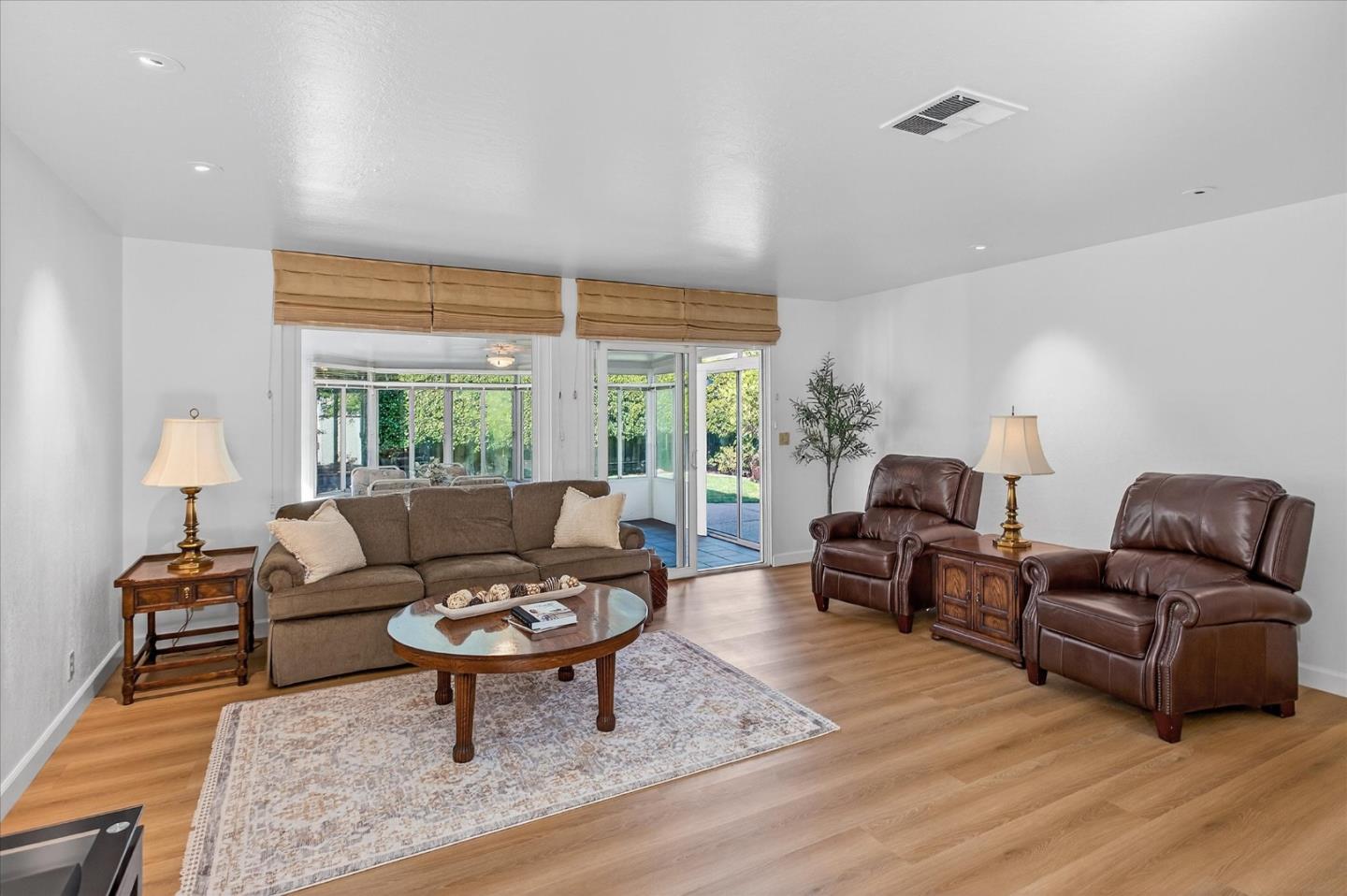 Detail Gallery Image 5 of 27 For 2069 Mayfield Ave, San Jose,  CA 95130 - 3 Beds | 2 Baths